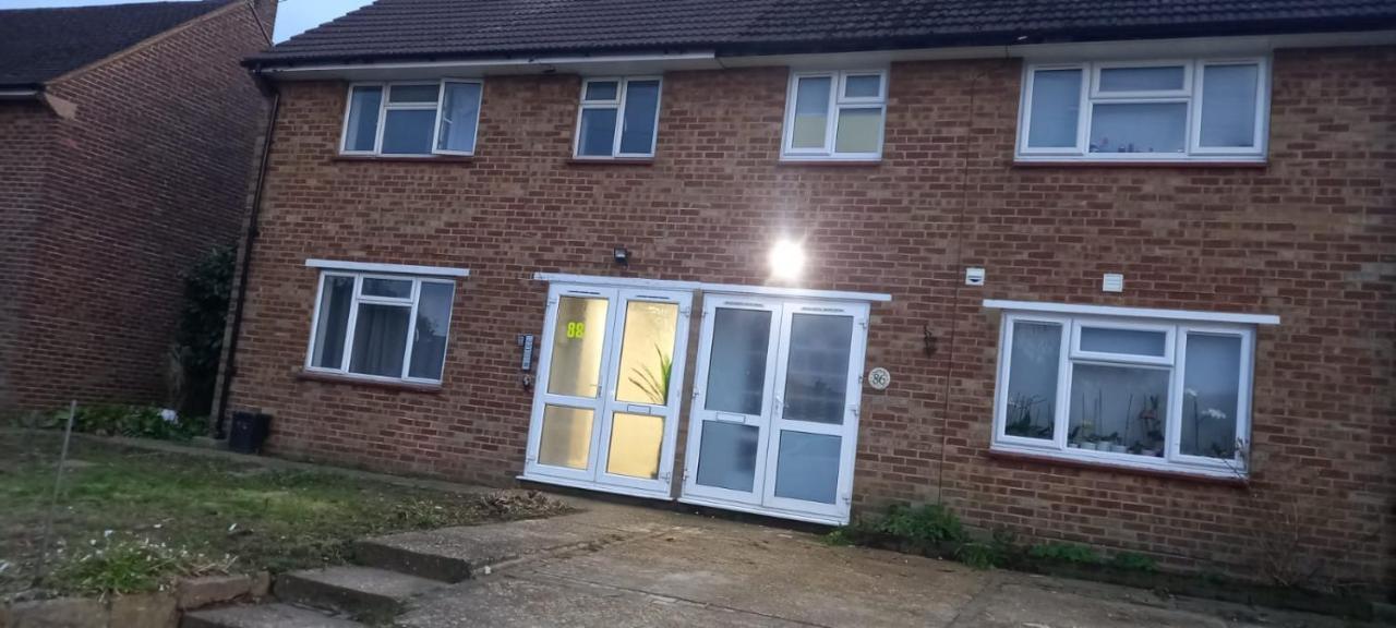 Stylish Home From Home Orpington Bagian luar foto