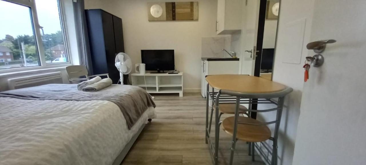Stylish Home From Home Orpington Bagian luar foto
