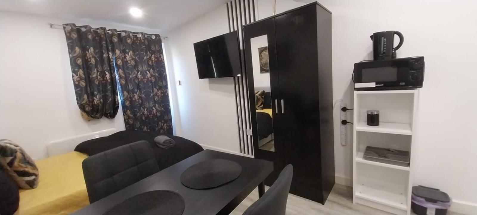 Stylish Home From Home Orpington Bagian luar foto